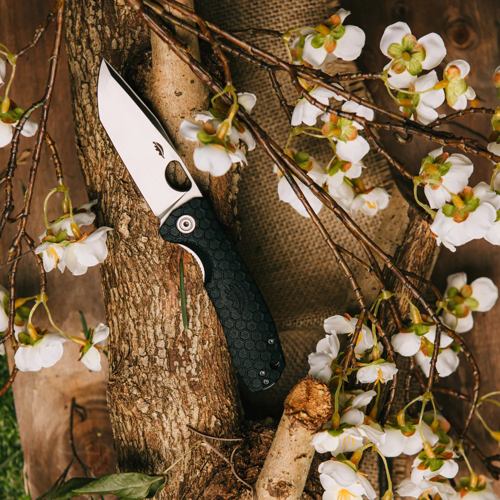 Honey Badger - D2 Tanto Folding Knife – Samurai-Inspired EDC with Honeycomb Grip