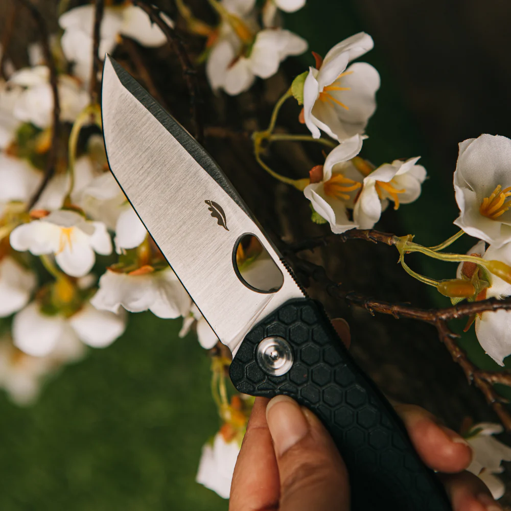 Honey Badger - D2 Tanto Folding Knife – Samurai-Inspired EDC with Honeycomb Grip