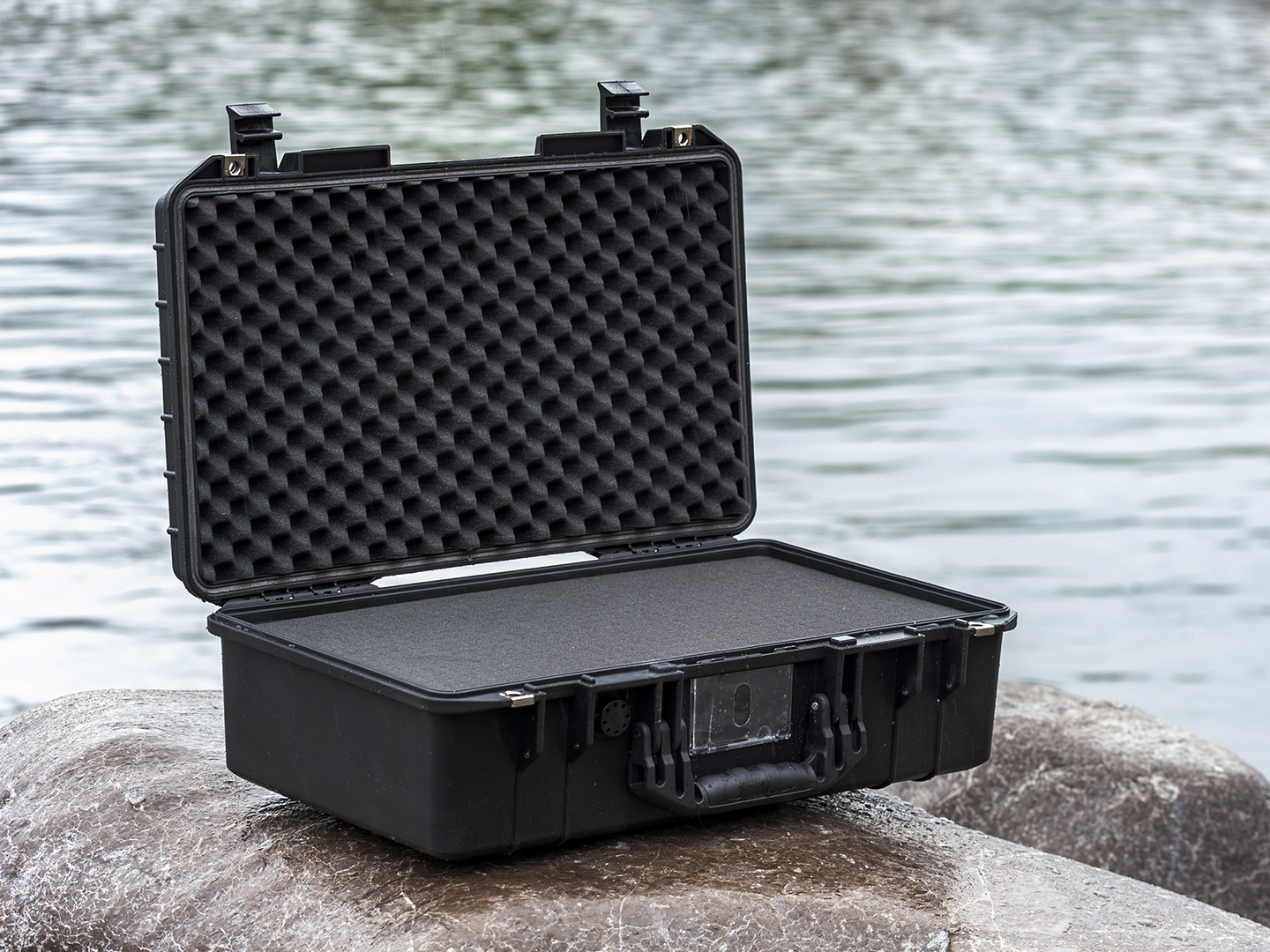 Black Stealth - Hard Case 1525