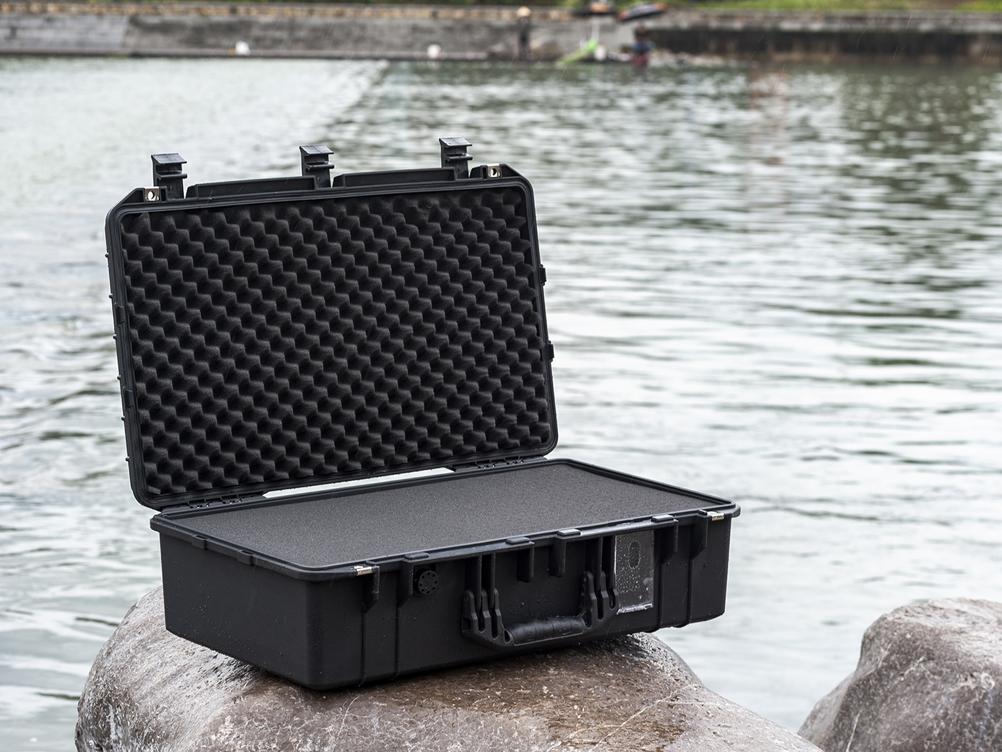 Black Stealth - Hard Case 1555