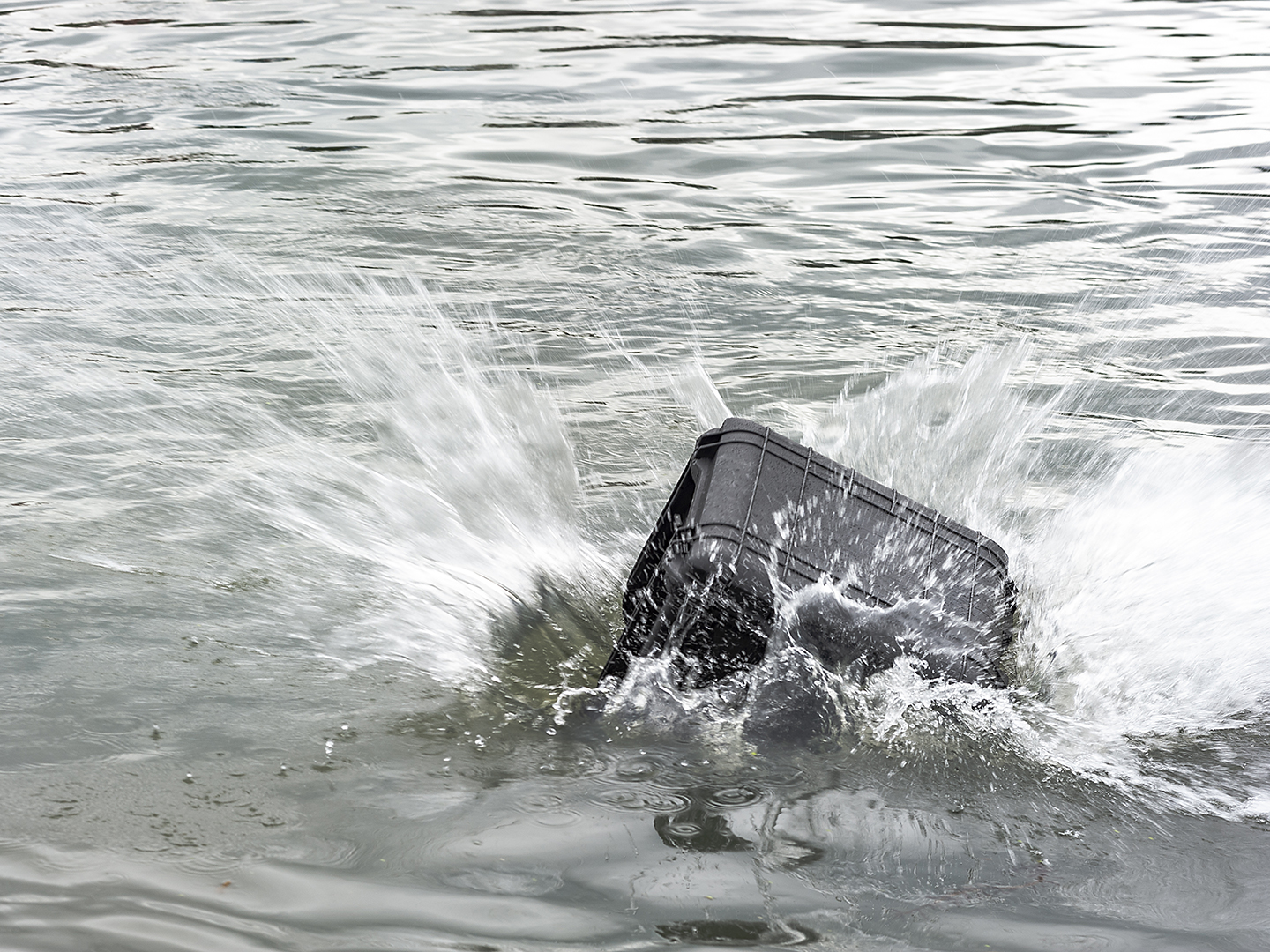 Black Stealth - Hard Case 1607