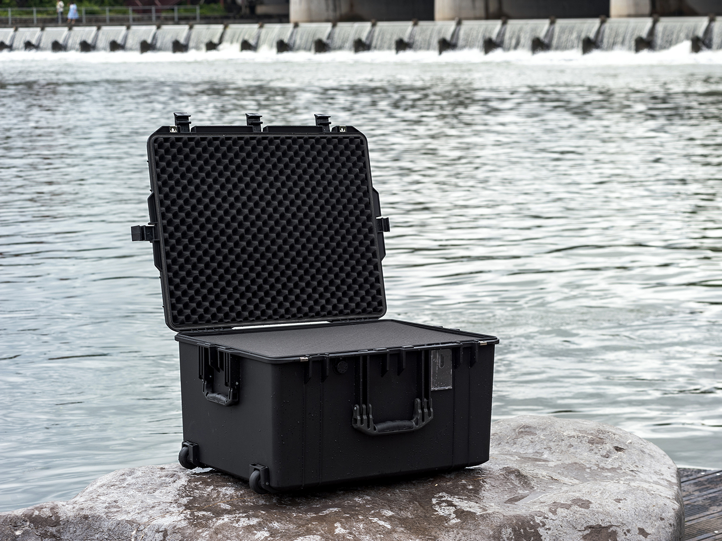 Black Stealth - Hard Case 1637