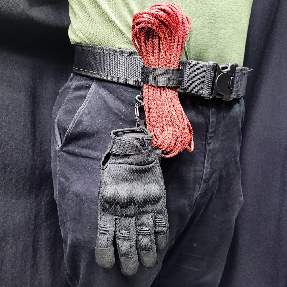 Multiuse Glove / Paracord Clip Holder