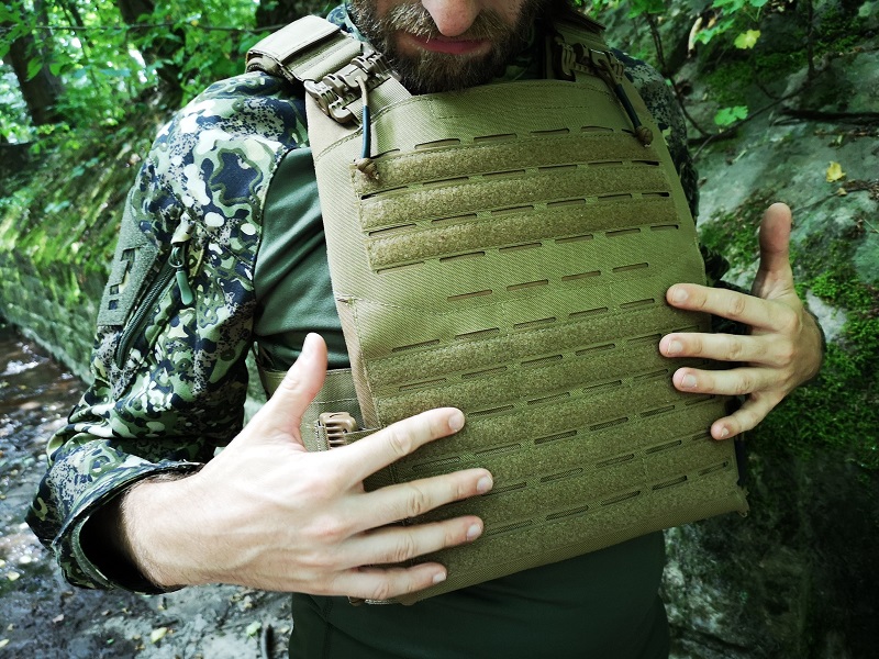 コンドル　プレキャリ VANQUISH RS PLATE CARRIER Condor Vanquish RS Plate Carrier