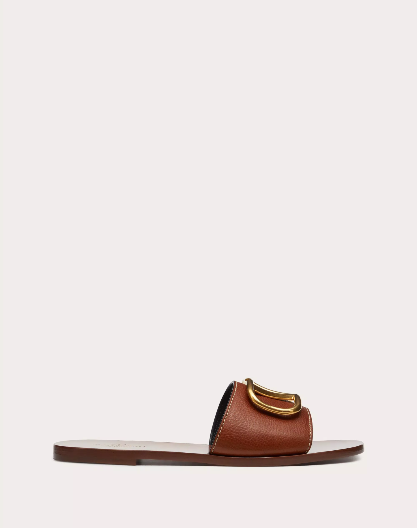 VLOGO SIGNATURE SLIDE SANDAL IN GRAINY COWHIDE WITH ACCESSORY