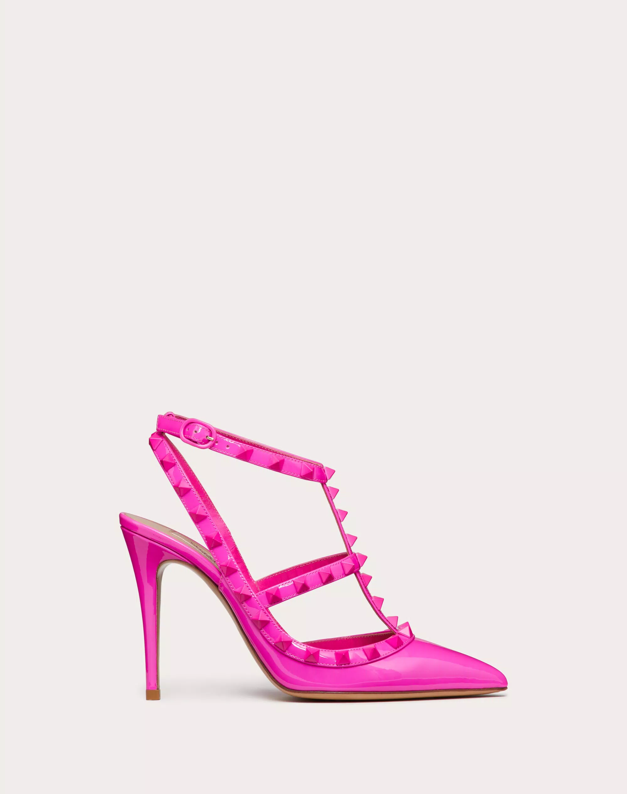 ROCKSTUD ANKLE STRAP PATENT-LEATHER PUMP WITH TONAL STUDS 100 MM