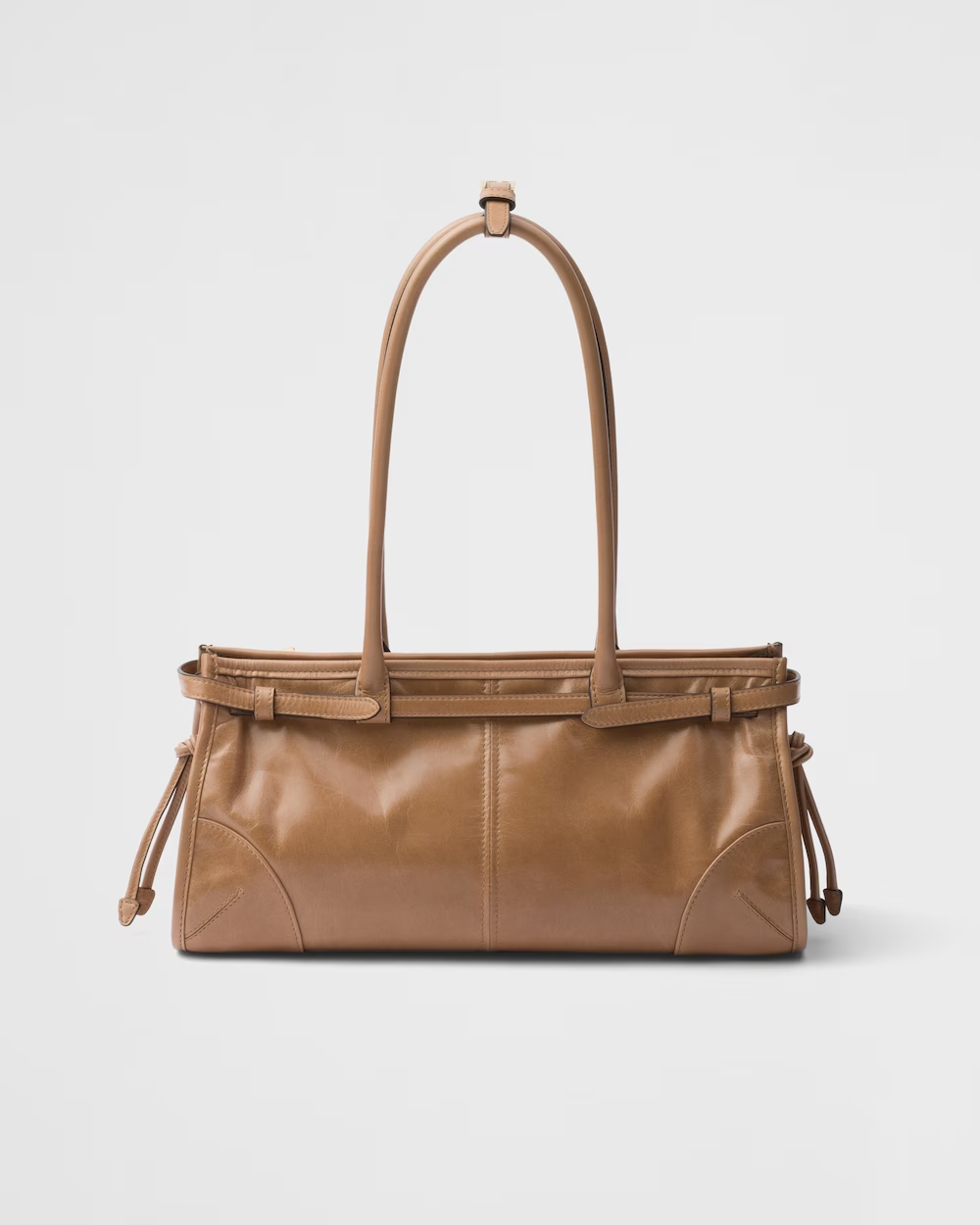 Medium leather handbag