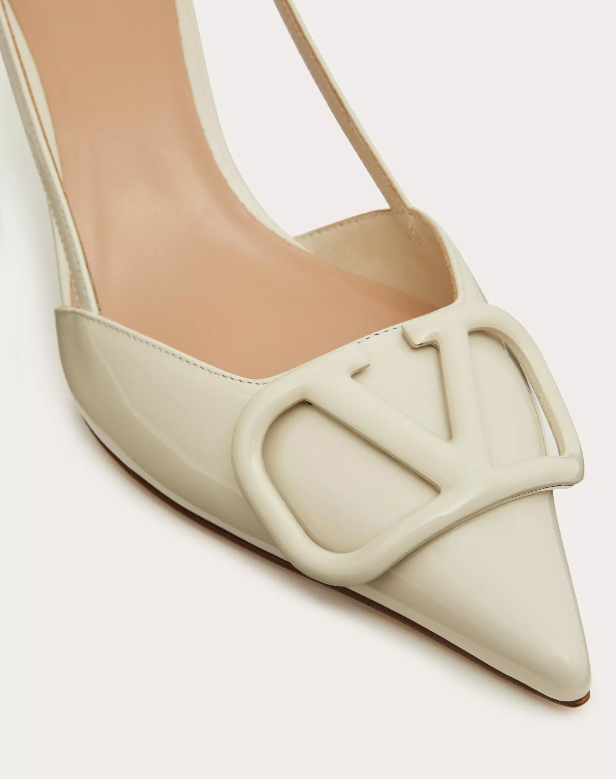 VLOGO SIGNATURE PATENT LEATHER SLINGBACK PUMP 80MM / 3.15 IN.