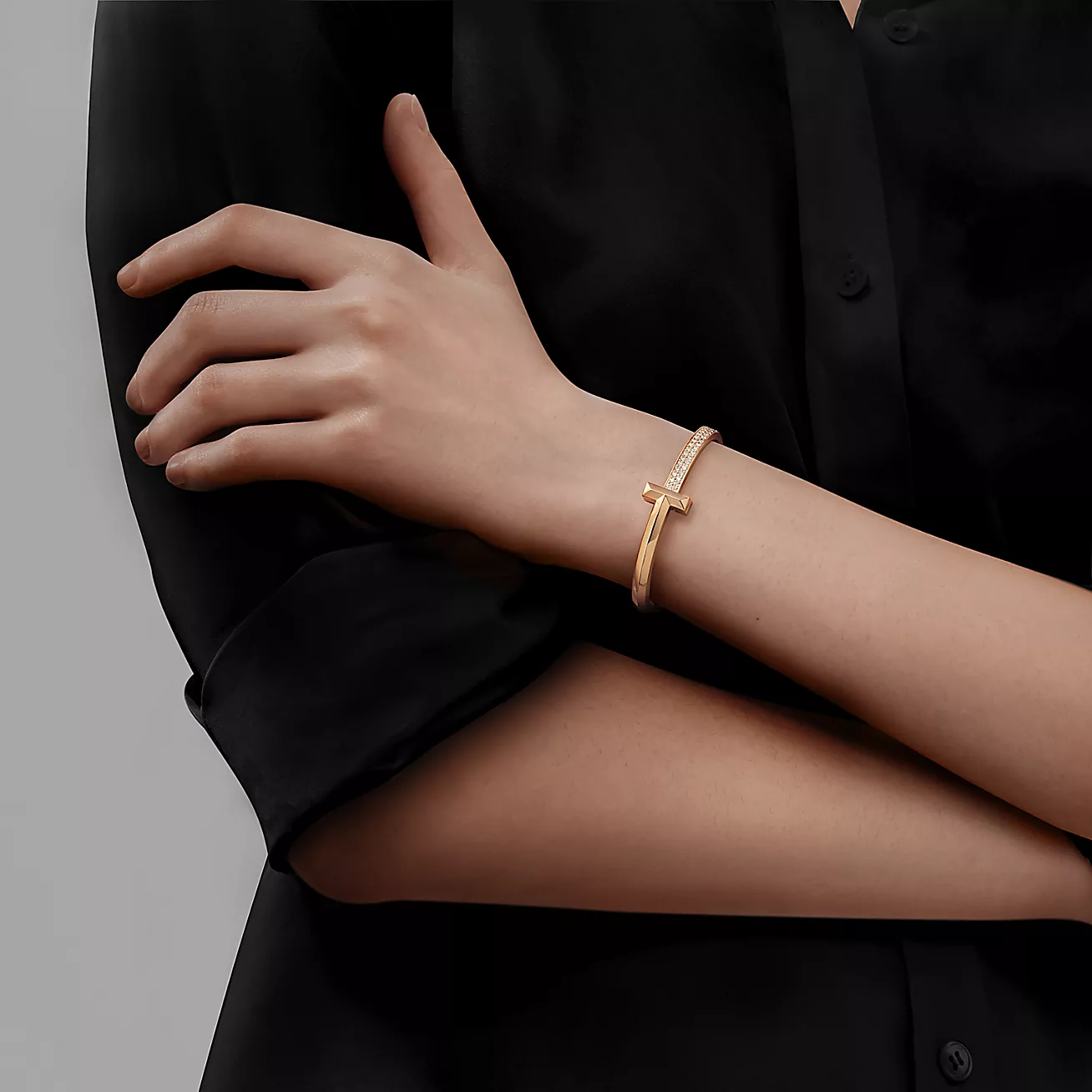 T1 Wide Diamond Hinged Bangle