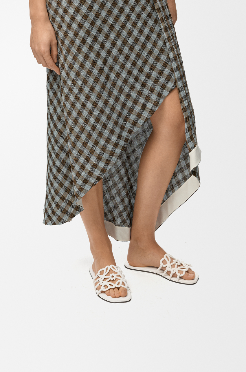 Petal Anagram slide in calfskin