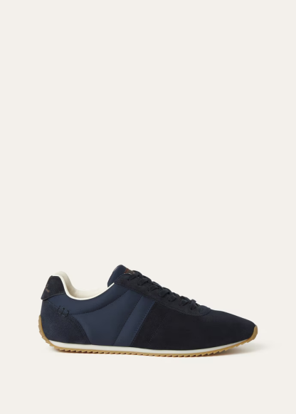 Fast Walk Sneaker
