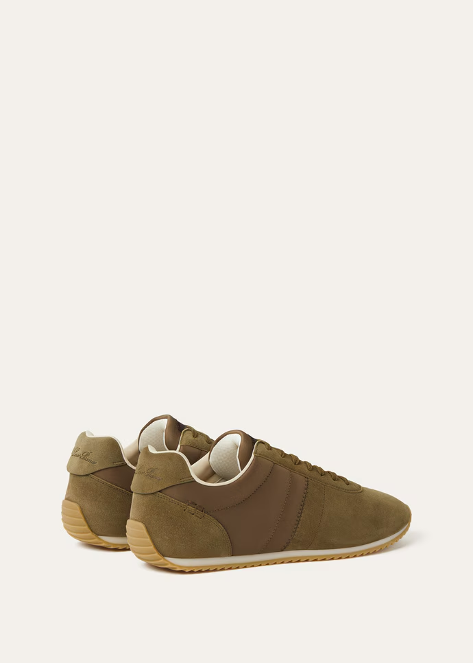 Fast Walk Sneaker