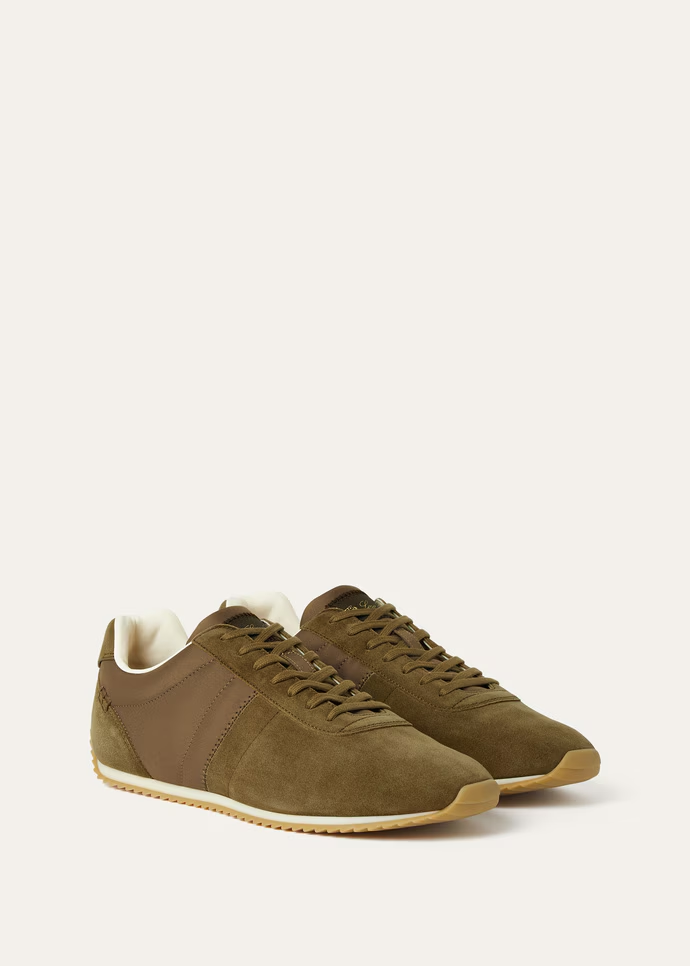 Fast Walk Sneaker