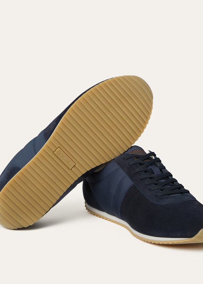 Fast Walk Sneaker