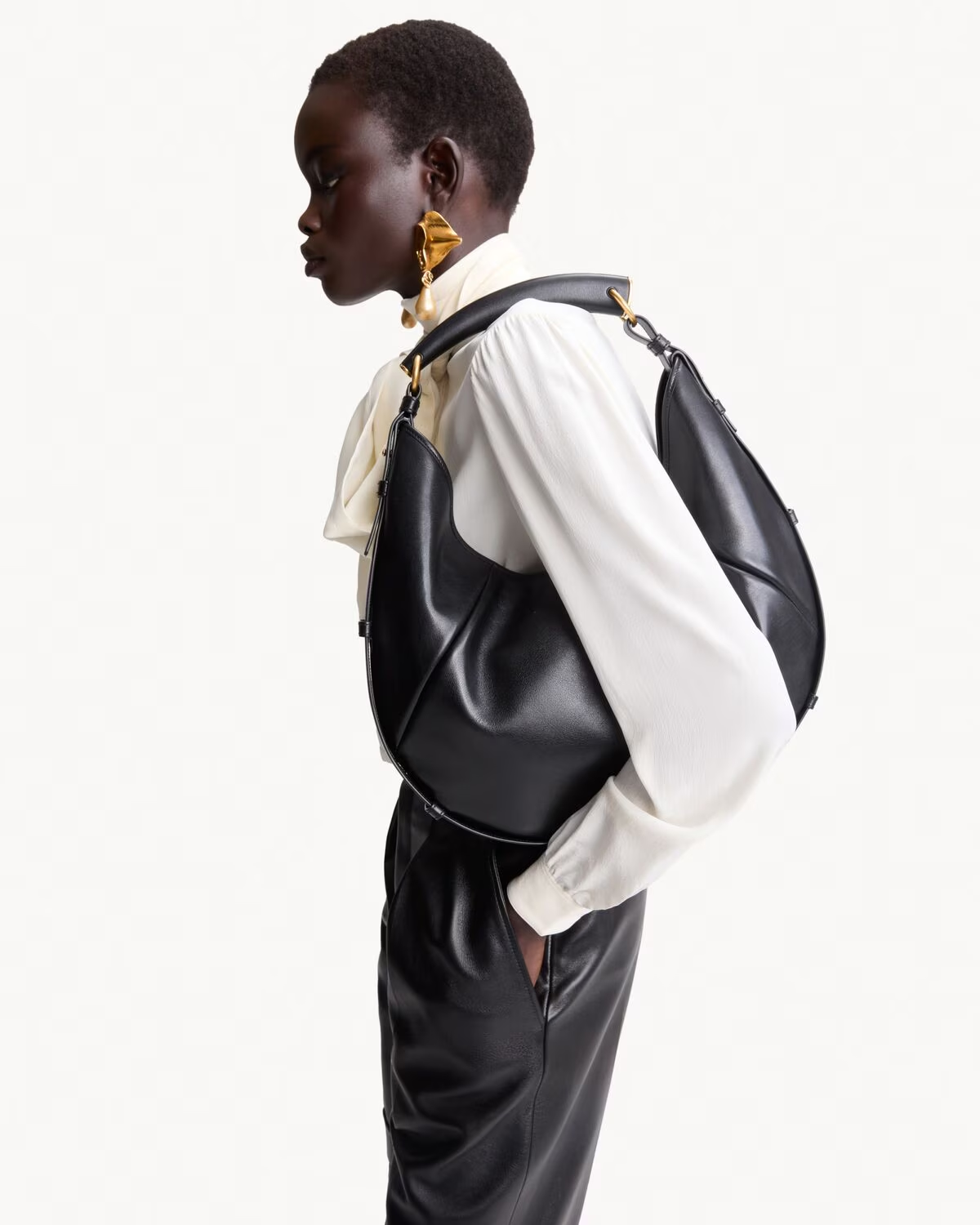 MOMBASA medium in leather