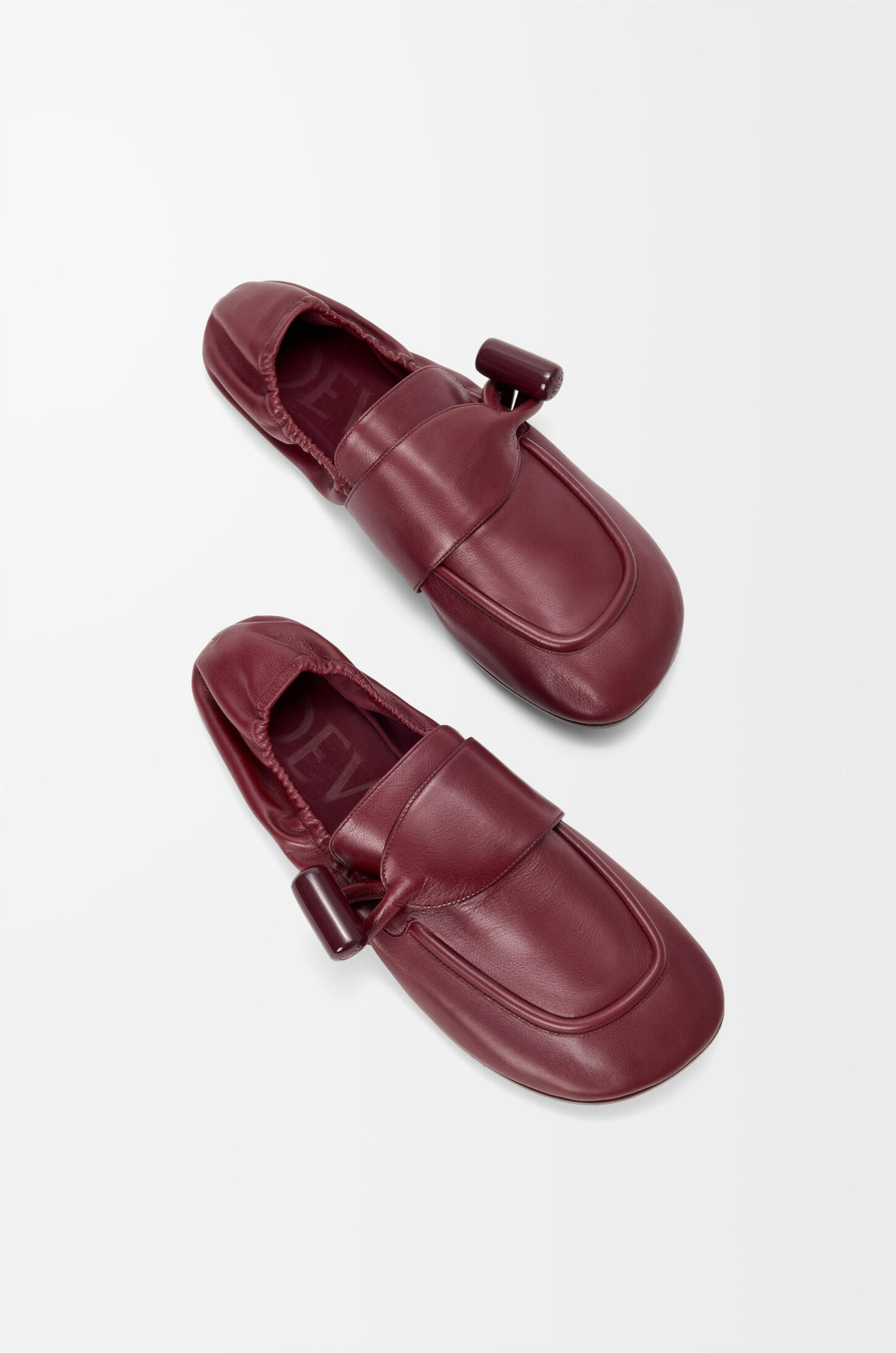 Toggle loafer in shiny smooth calfskin