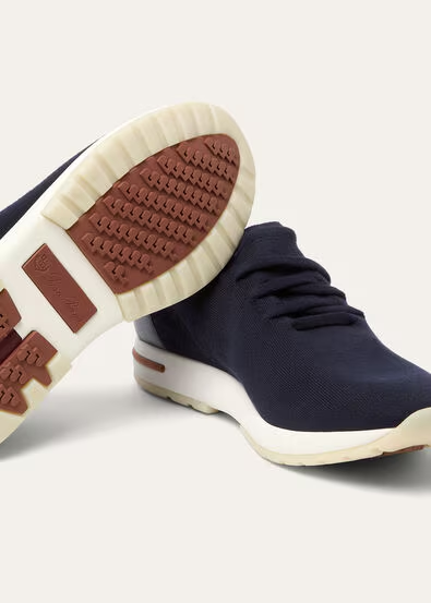 The Gift of Kings® 360 LP Flexy Walk Sneaker