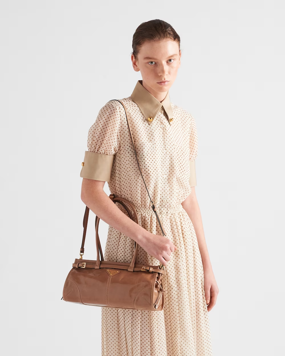 Medium leather handbag