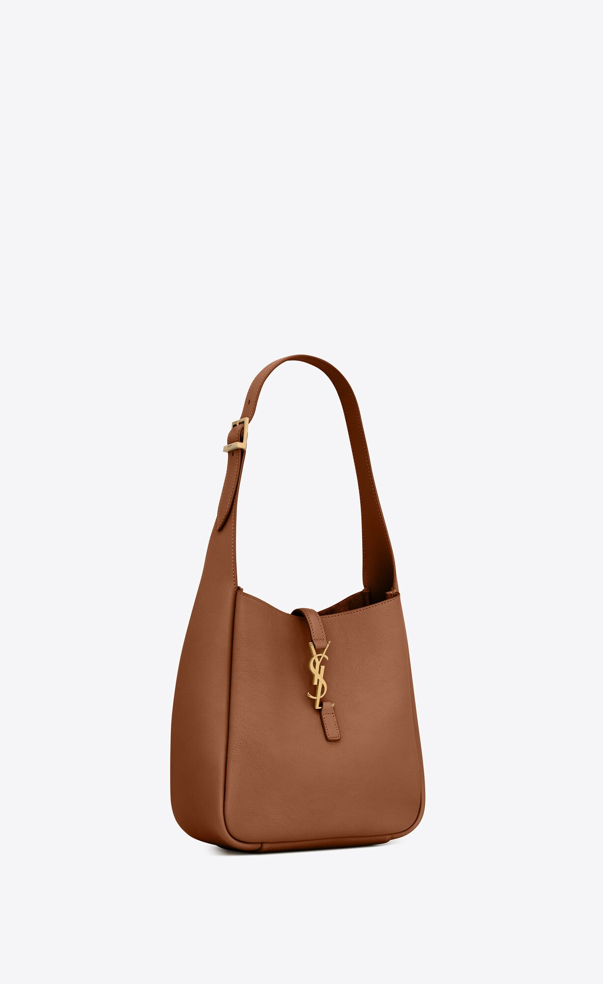 LE 5 À 7 small bag in soft grained leather