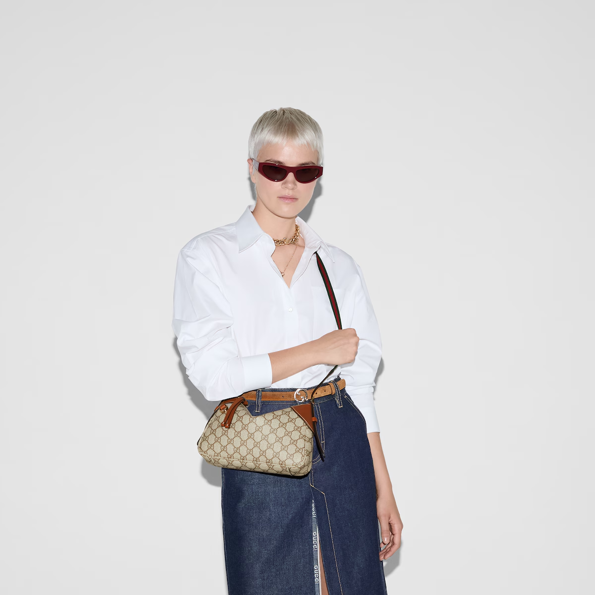 GG EMBLEM SMALL SHOULDER BAG