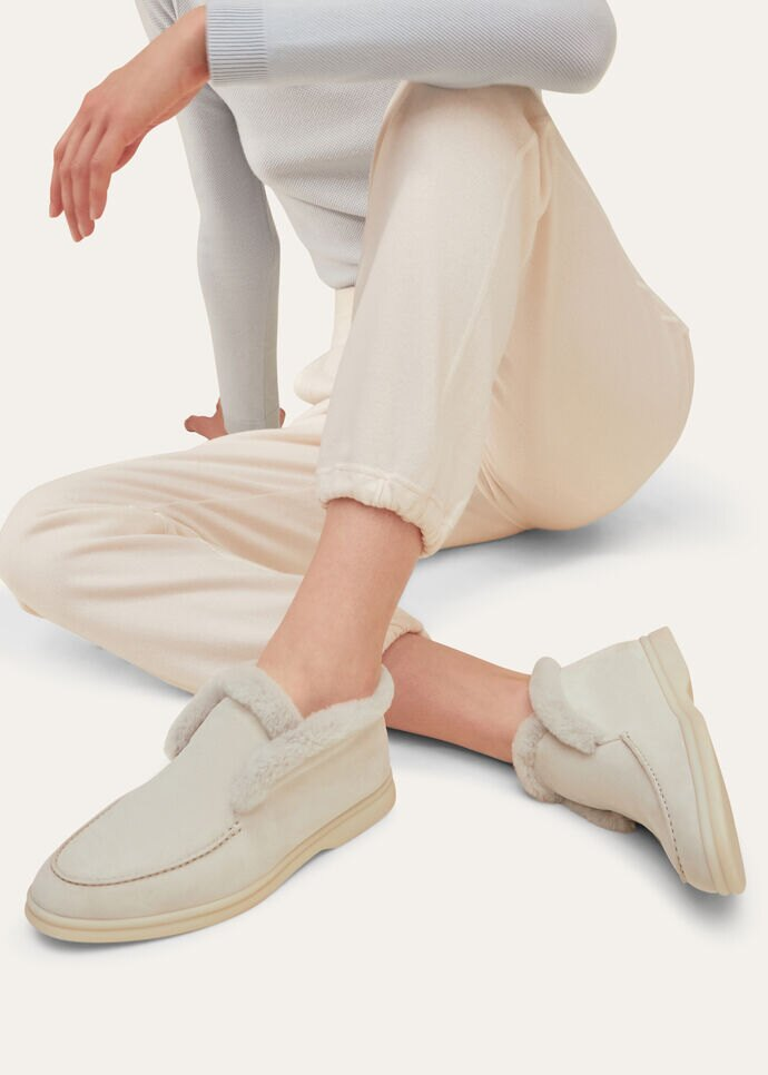 Open Walk Chukka Boots