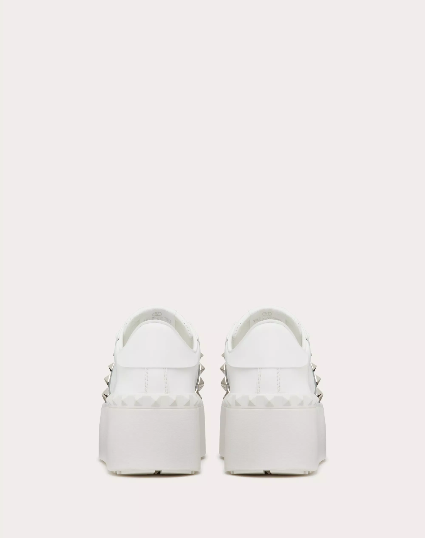 ROCKSTUD UNTITLED FLATFORM SNEAKER IN CALFSKIN WITH METALLIC CRACKLE-EFFECT BAND