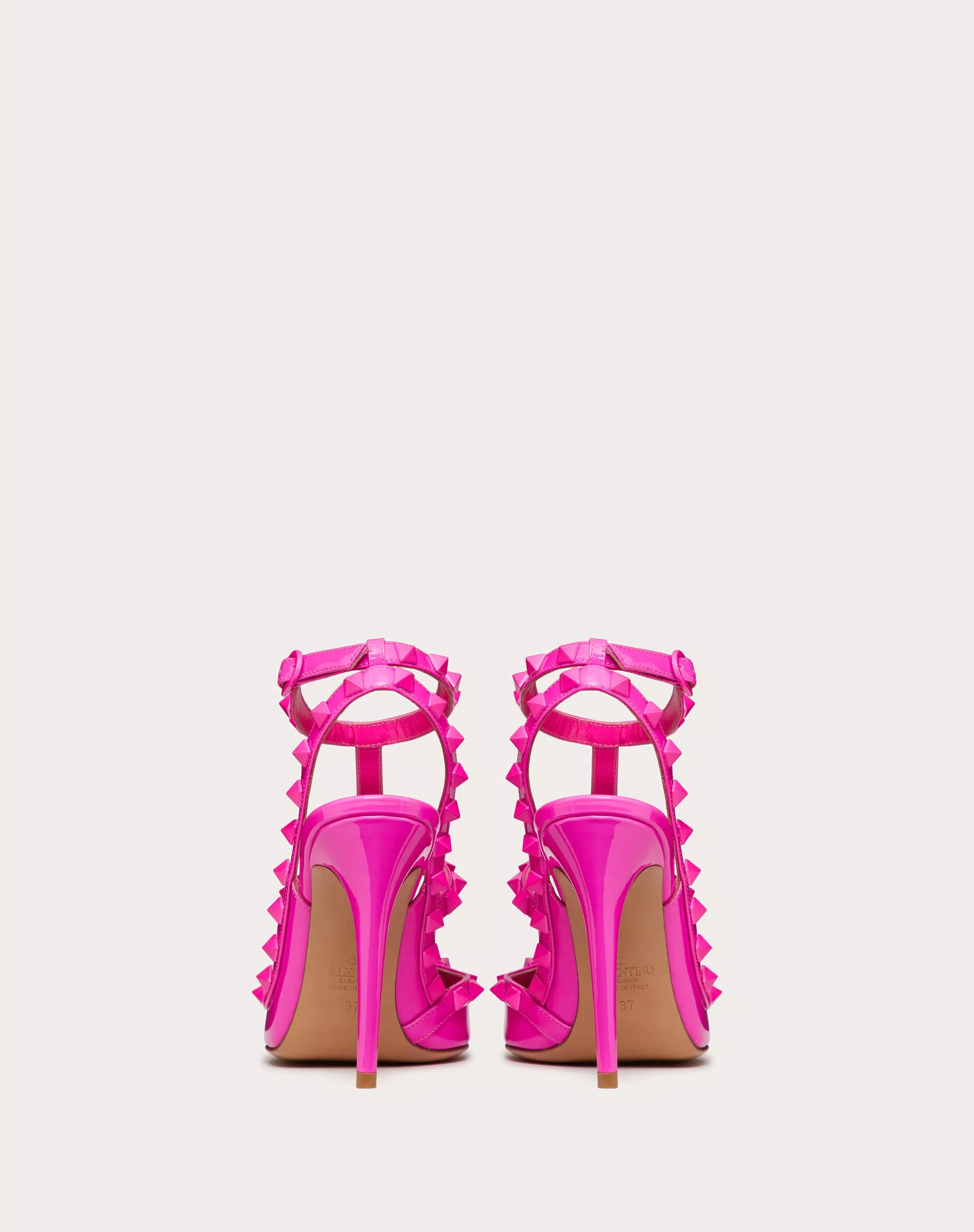 ROCKSTUD ANKLE STRAP PATENT-LEATHER PUMP WITH TONAL STUDS 100 MM