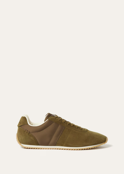 Fast Walk Sneaker