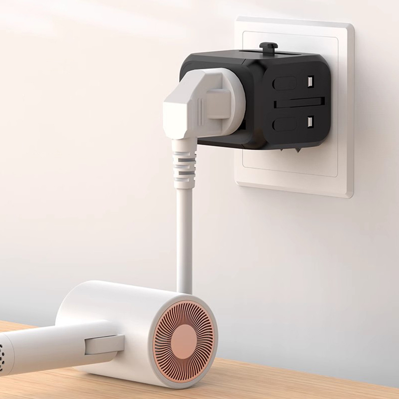 Diginut TR-06 2 USB-C + 1 USB-A 10A (MAX) Travel Adapter Black/ Supports More Than 200 Countries