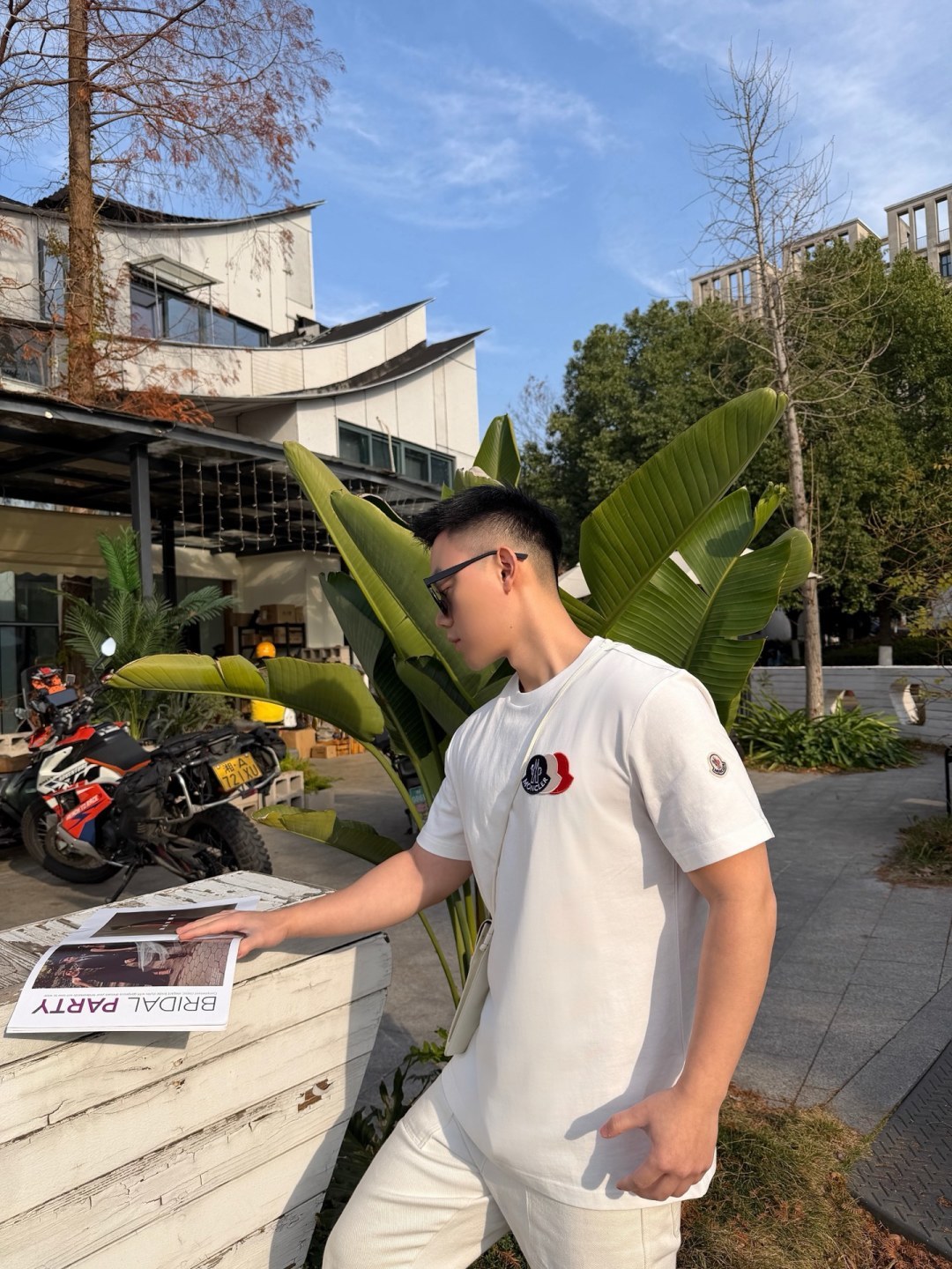 モンクラーパッチロゴ半袖