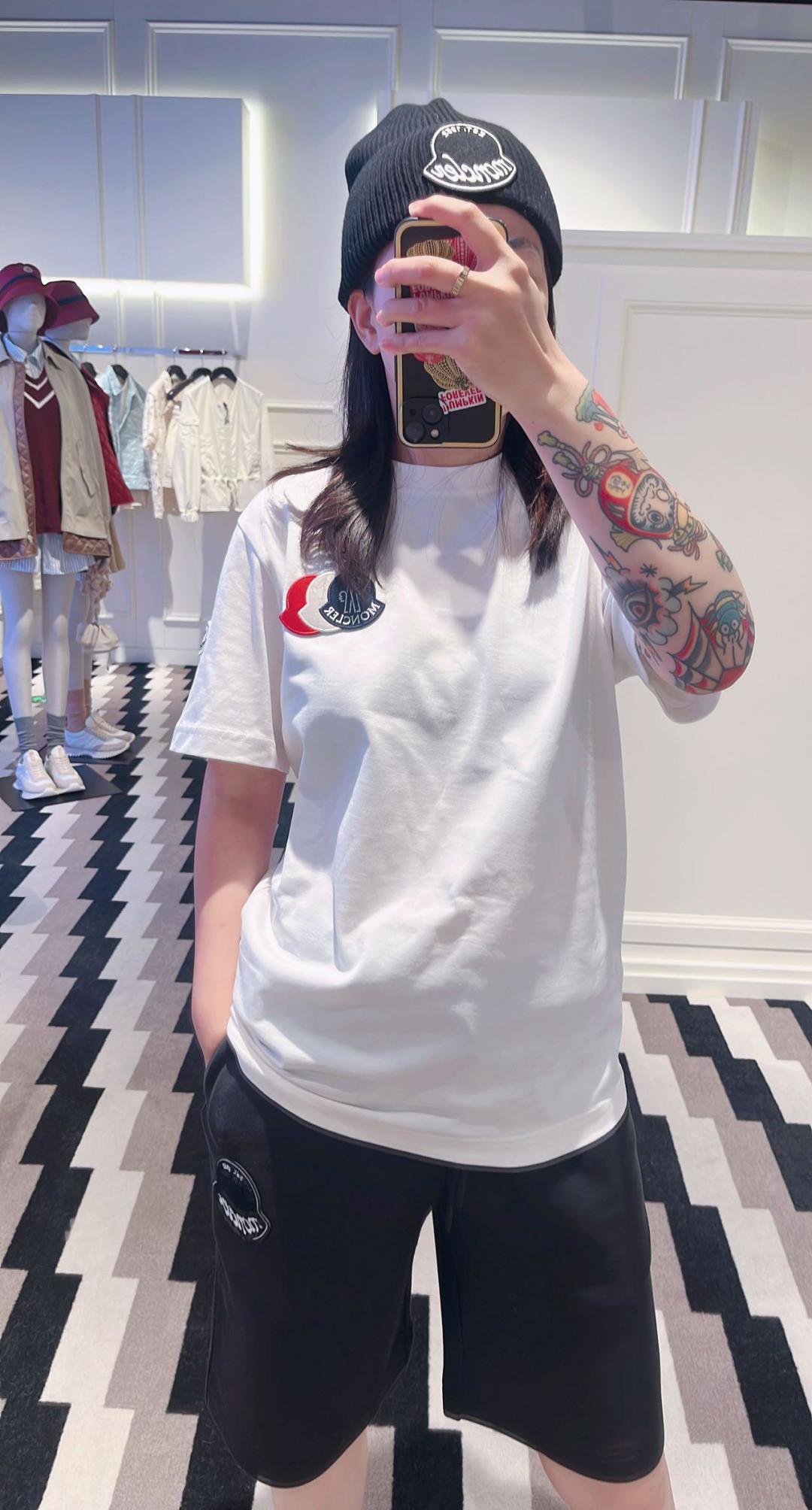 モンクラーパッチロゴ半袖