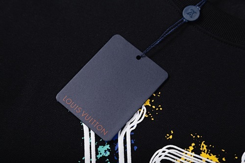 LOUIS VUITTON 新作プリントクルーネックTシャツ