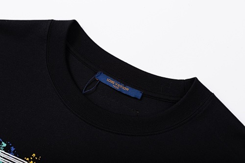 LOUIS VUITTON 新作プリントクルーネックTシャツ