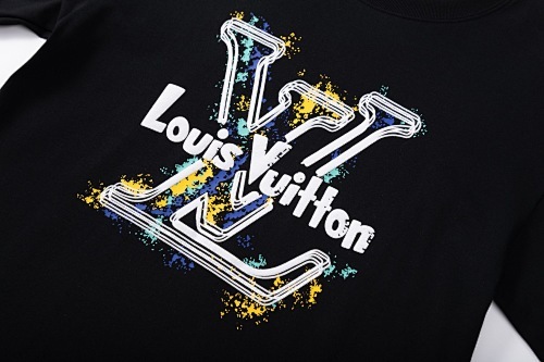 LOUIS VUITTON 新作プリントクルーネックTシャツ