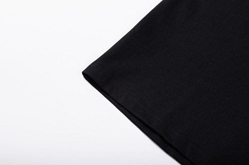 LOUIS VUITTON 新作プリントクルーネックTシャツ