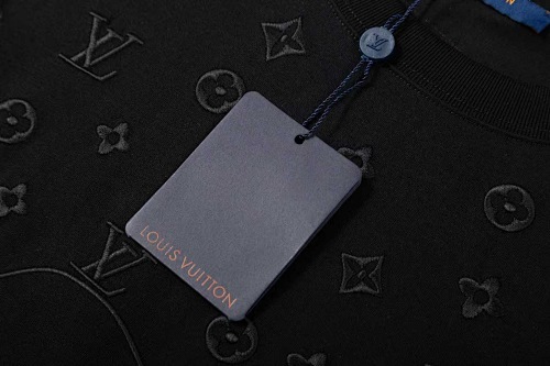 LOUIS VUITTON 新作プリントクルーネックTシャツ