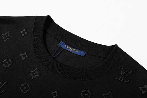 LOUIS VUITTON 新作プリントクルーネックTシャツ