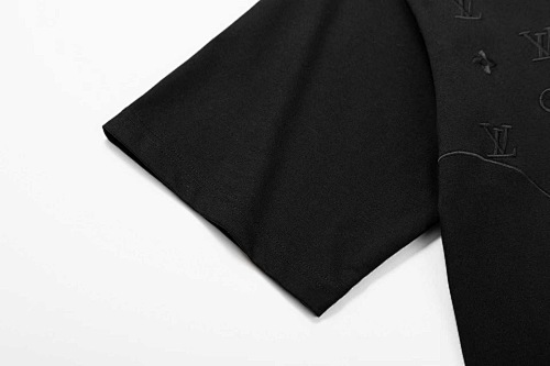 LOUIS VUITTON 新作プリントクルーネックTシャツ