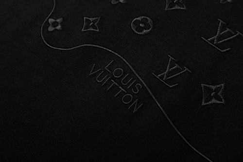 LOUIS VUITTON 新作プリントクルーネックTシャツ