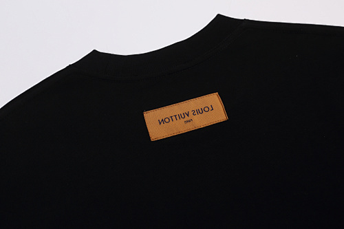 LOUIS VUITTON クラシックポケットクルーネックTシャツ