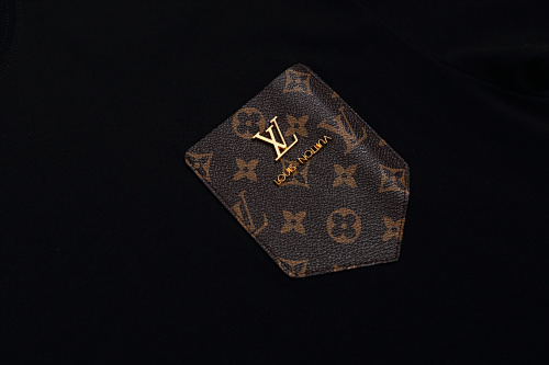 LOUIS VUITTON クラシックポケットクルーネックTシャツ