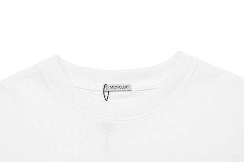 MONCLER 大きなプリントロゴ入りコットンTシャツ