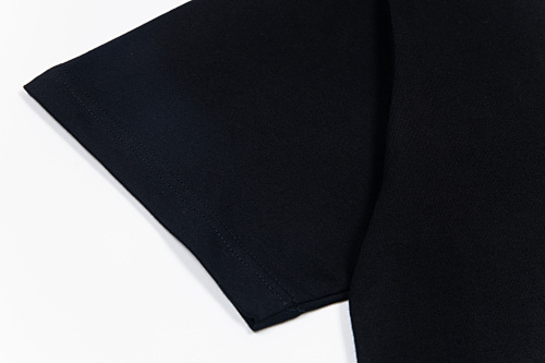 LOUIS VUITTON 花柄プリントの文字模様クルーネックTシャツ