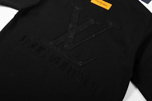 LOUIS VUITTON シンプルなプリントのクルーネックTシャツ