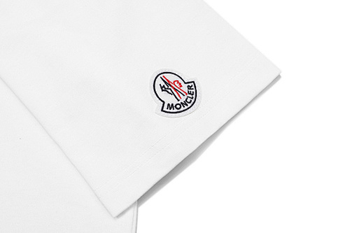 MONCLER レタープリントのカジュアルコットンTシャツ