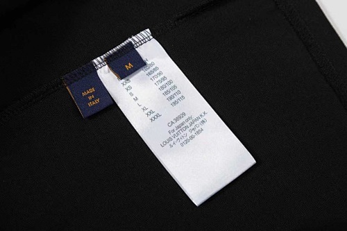 LOUIS VUITTON シンプルなプリントのクルーネックTシャツ