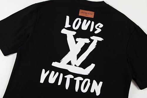 LOUIS VUITTON レタープリントクルーネックTシャツ
