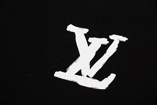 LOUIS VUITTON 新作プリントクルーネックTシャツ