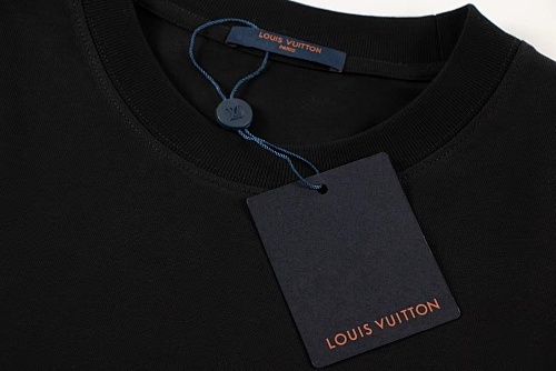 LOUIS VUITTON クラシックプリントクルーネックTシャツ
