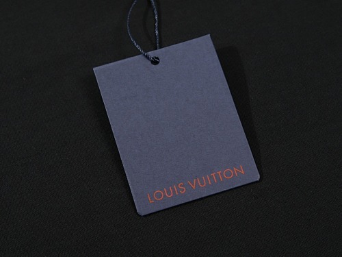 LOUIS VUITTON 新作プリントクルーネックTシャツ
